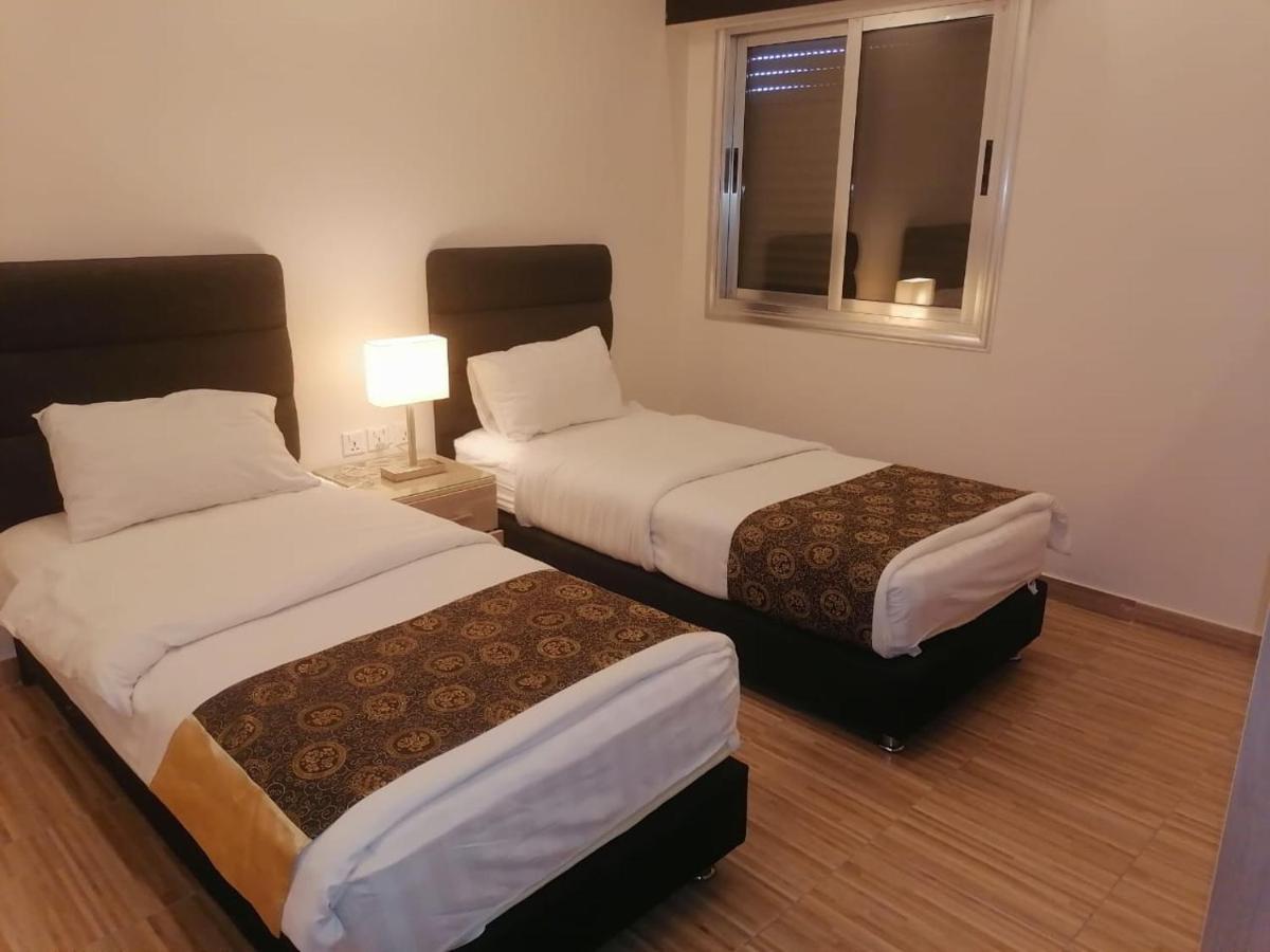 Al-Ahlam Hotel Apartments Aqaba Exterior photo